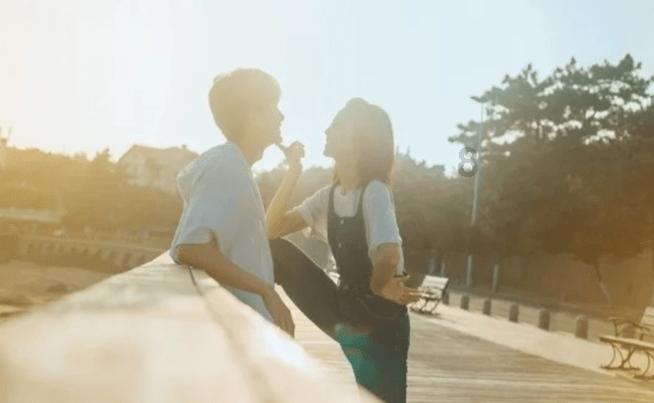 黄贯中回忆黄家驹：去世28年，但他从未离开，常在梦里一起玩音乐